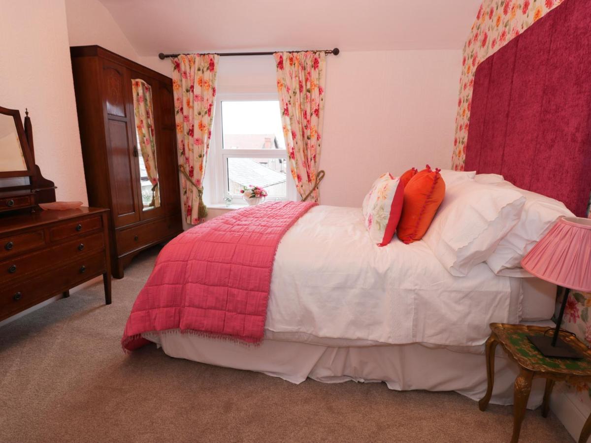 랜디드노 Abbeylands House 빌라 외부 사진
